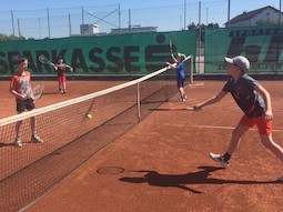 Tennis Kids Play Day